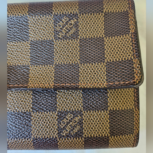 Louis Vuitton Sarah Damier Wallet VGUC - Picture 9 of 14